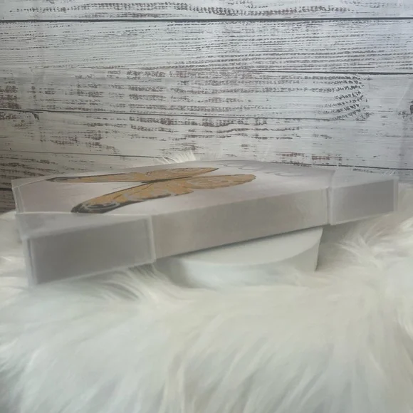 GUCCI BUTTERFLY CANVAS PICTURE GOLD - Picture 5 of 5